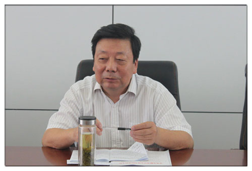 我院党组成员进行集中学习交流