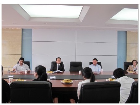 我院召开“五四”青年座谈会