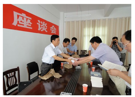 张东明率队考察岳西县莲云乡