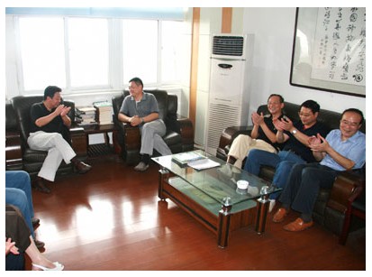 省文明办主任贺懋燮到省精神文明建设研究中心调研