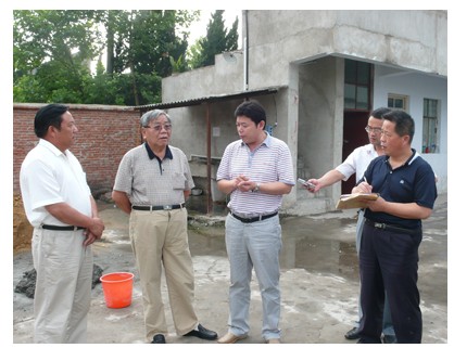 陆子修率课题组就“农民创业与园区经济”问题在宿州调研