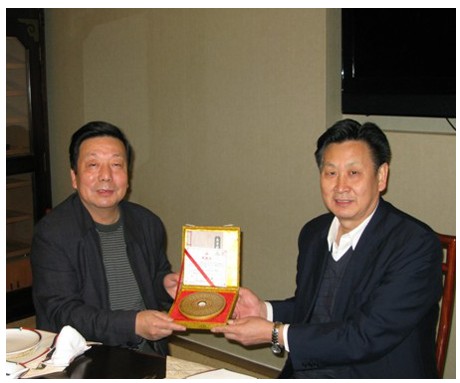 陆勤毅院长率队访问中国社会科学院