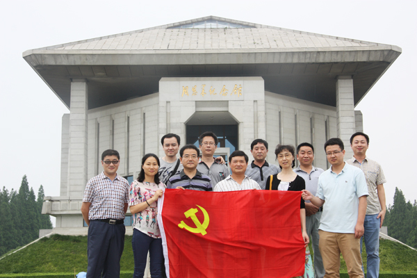 缅怀周总理，坚定崛起梦---江淮论坛图书馆支部赴淮安开展现场党课学习活动