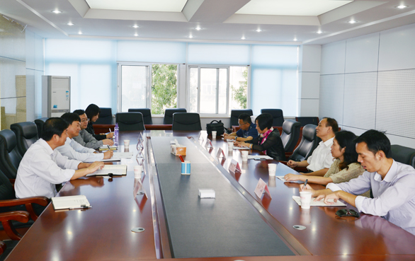 湖南省社会科学院副院长贺培育一行来我院调研座谈