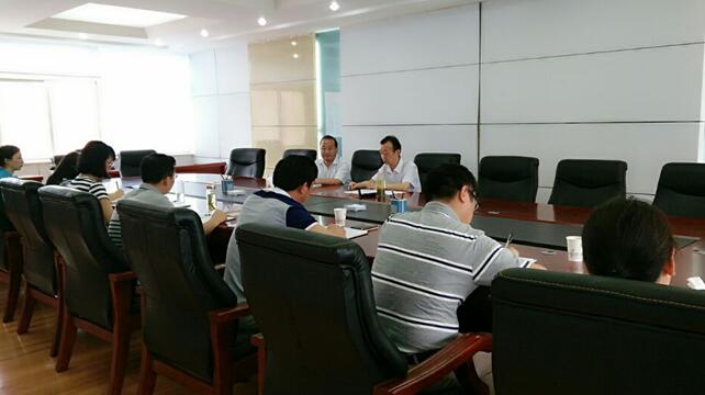 法学所哲学所党支部开展“两学一做”学习教育