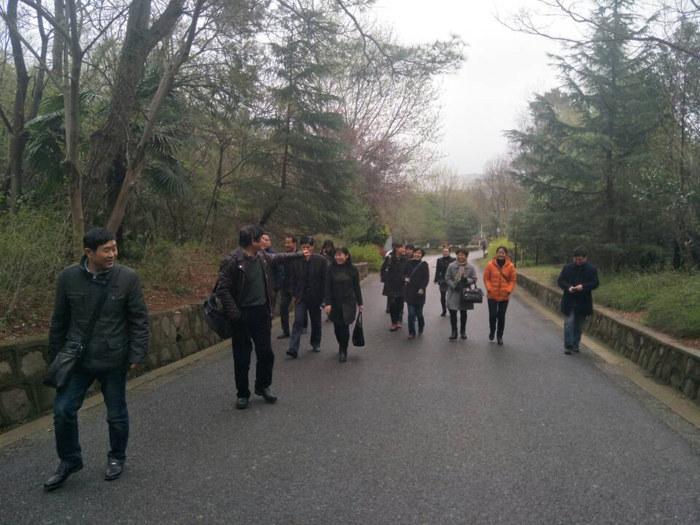 院工会组织职工登大蜀山健身活动