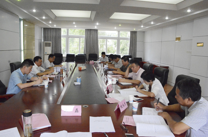 院党组召开“讲严立”专题警示教育民主生活会