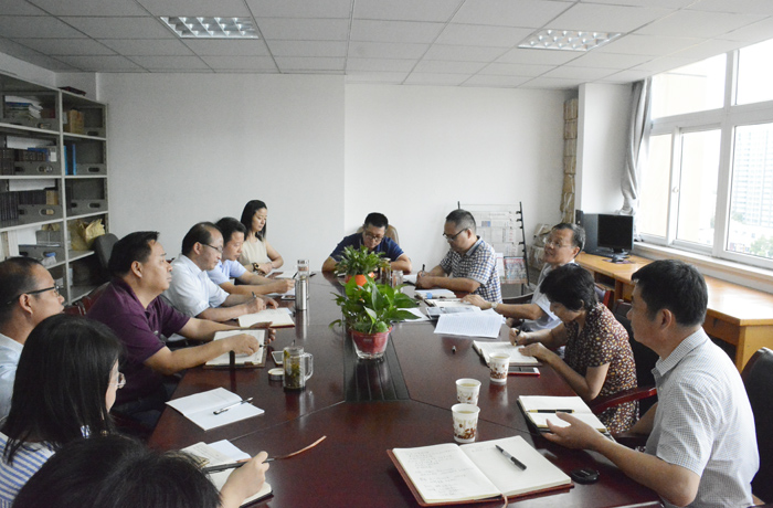 曾凡银到院法学所调研座谈