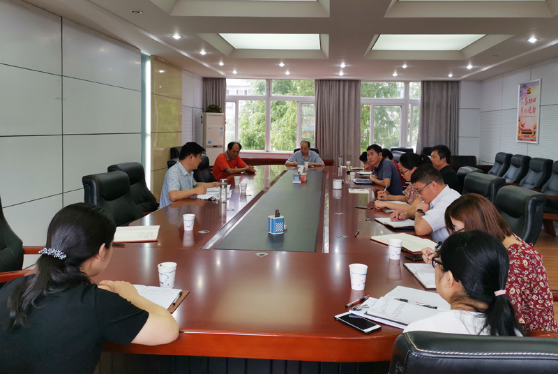 沈跃春主持召开主题教育征求意见座谈会