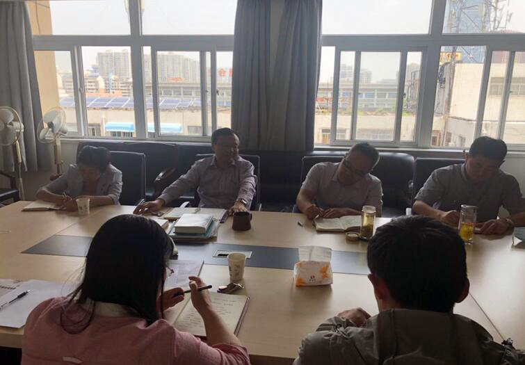 曾凡银到经济所调研座谈